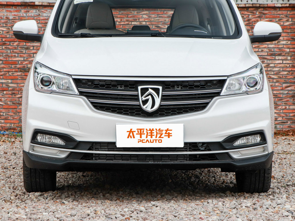 果糖白寶駿730車頭外觀圖片