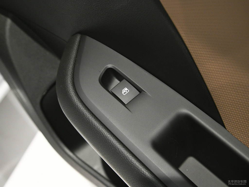 天真白科魯澤車廂內(nèi)飾圖片