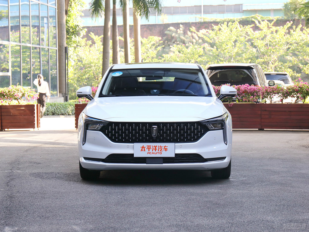 珍珠白奔騰B70整車外觀外觀圖片