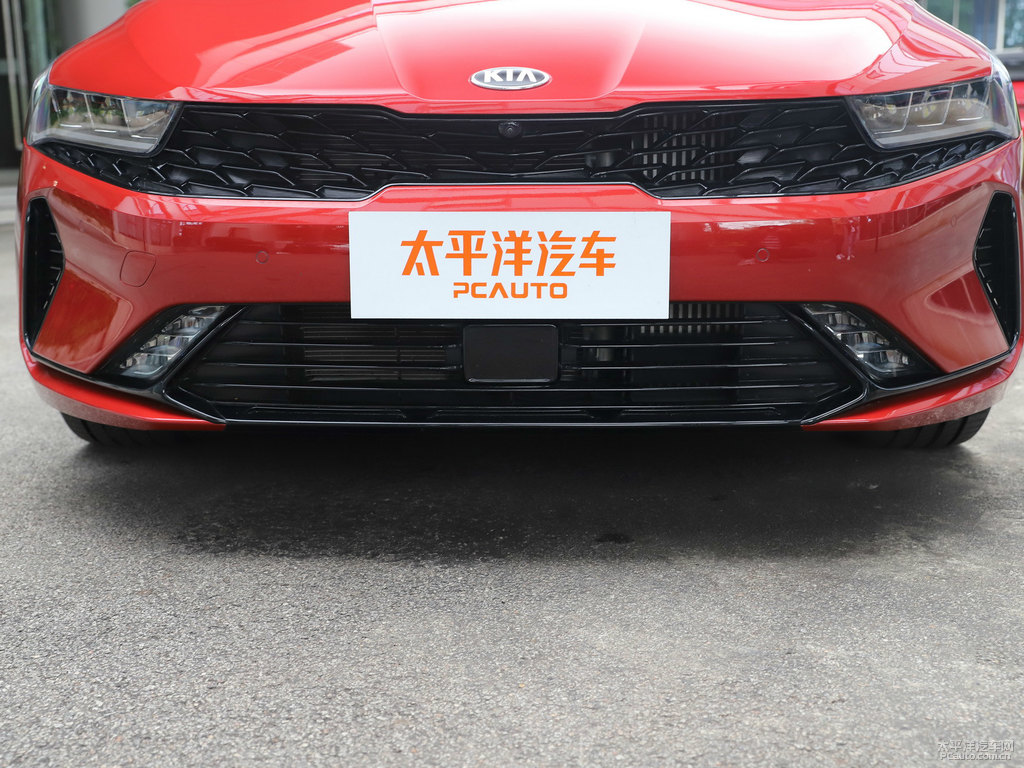 躍動紅起亞K5凱酷車頭外觀圖片