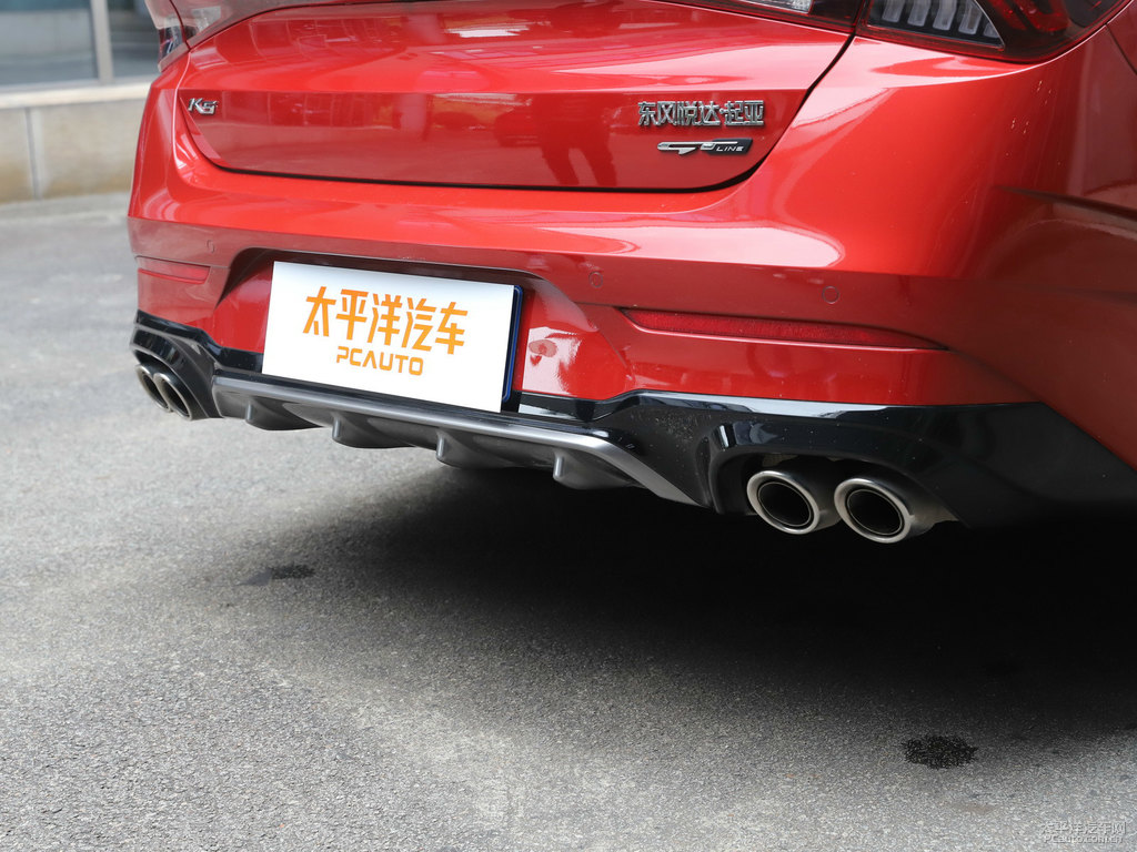 躍動(dòng)紅起亞K5凱酷車尾外觀圖片