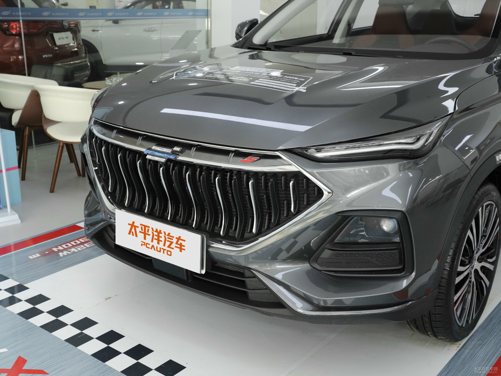 長安歐尚X5外觀高清大圖