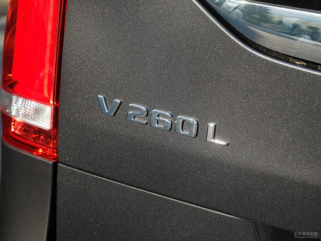 石墨灰奔馳V級(jí)車(chē)尾外觀圖片