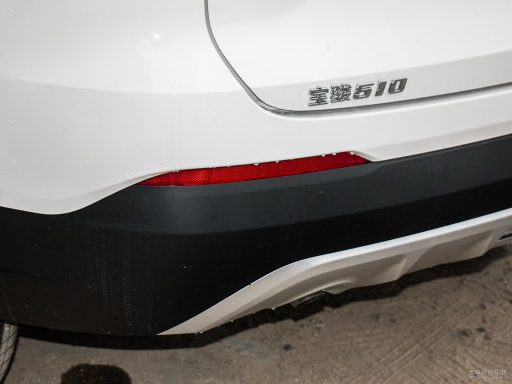 糖果白寶駿510車尾外觀圖片
