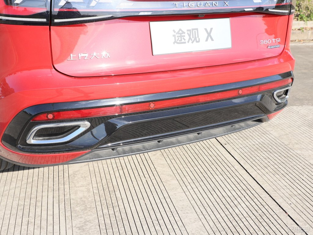 超導(dǎo)紅途觀X車尾外觀圖片