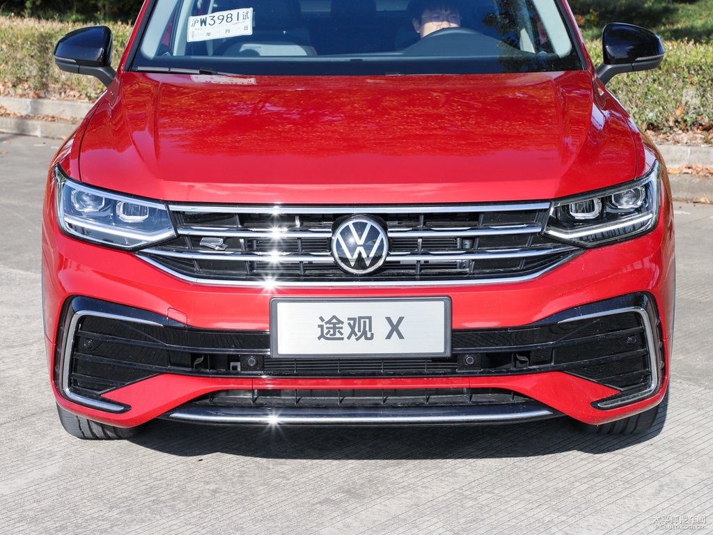 超導(dǎo)紅途觀X車(chē)頭外觀圖片