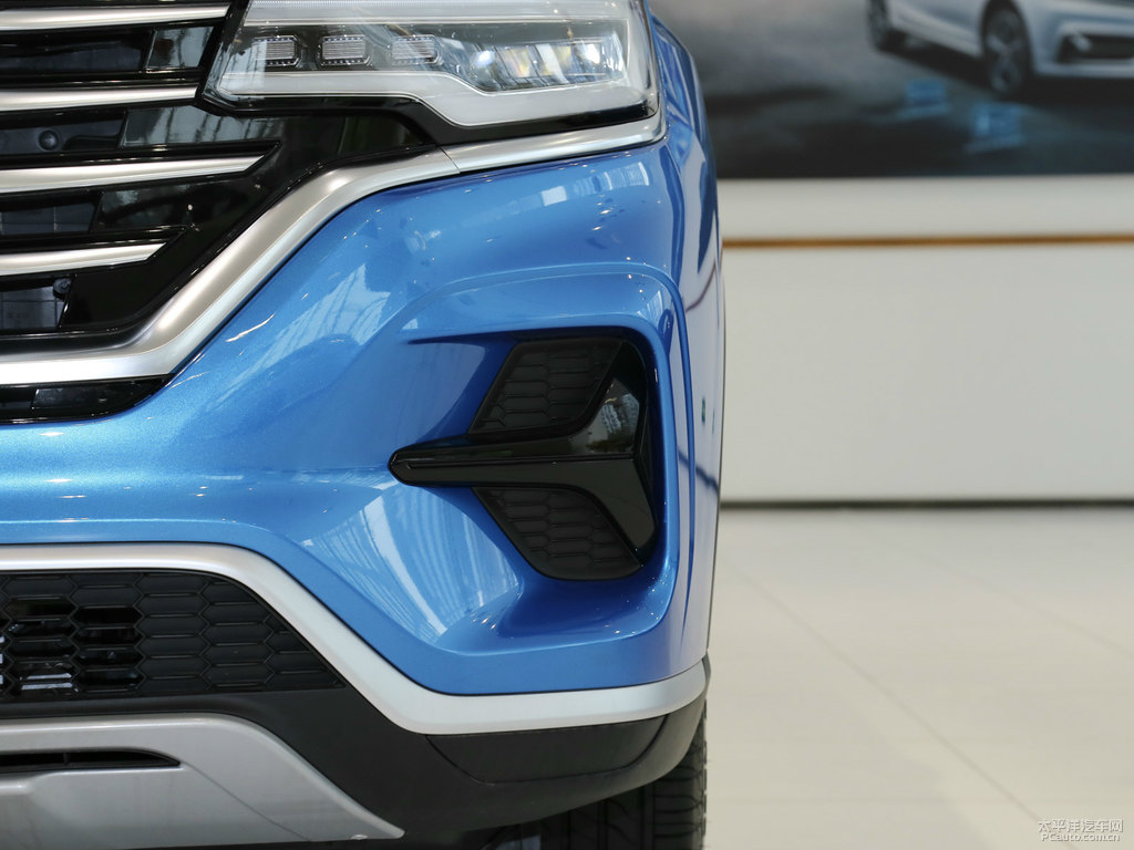 極智藍(lán)榮威RX5 MAX車頭外觀圖片