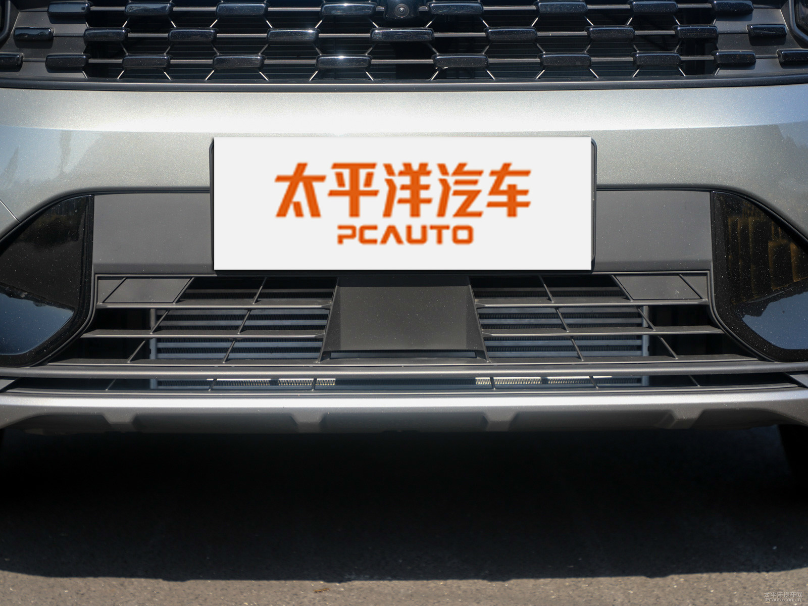 領(lǐng)克01外觀高清大圖