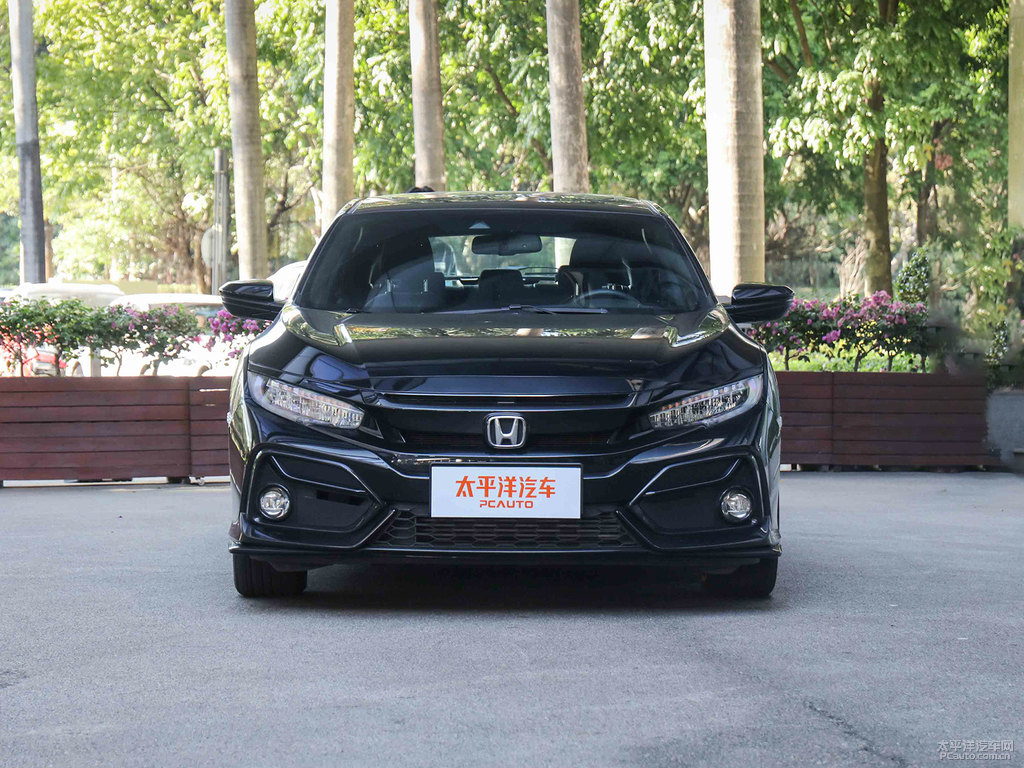 彩晶黑思域整車外觀外觀圖片