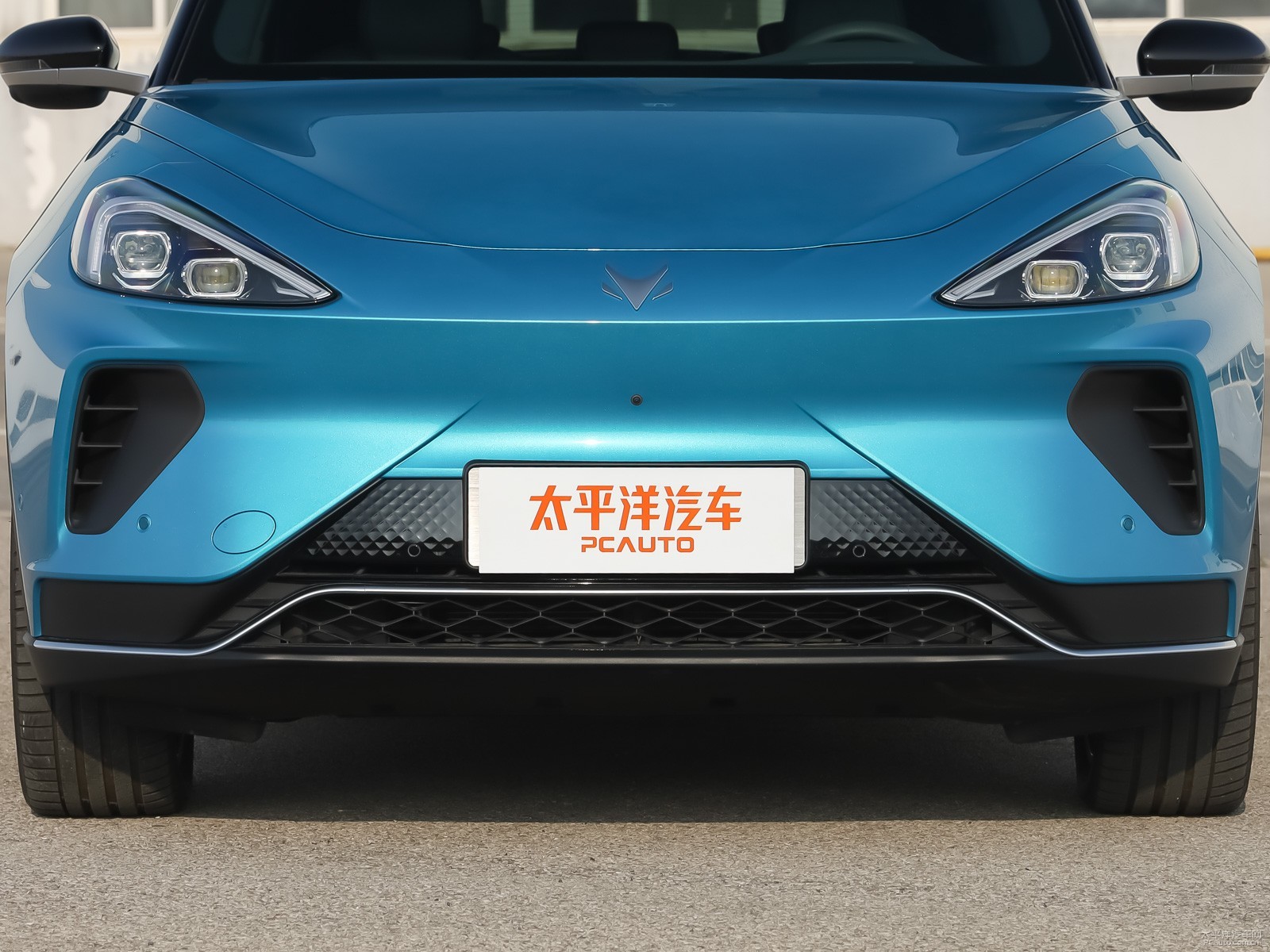 極狐 阿爾法T(ARCFOX αT)外觀高清大圖
