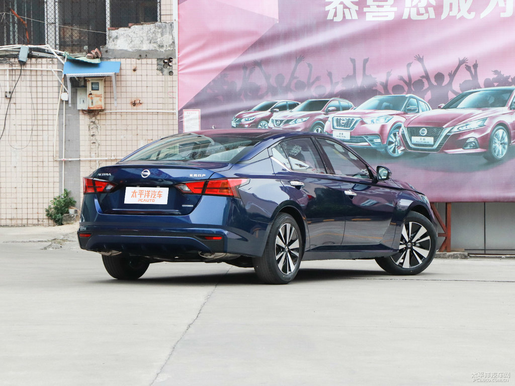 極光藍(lán)天籟整車外觀外觀圖片