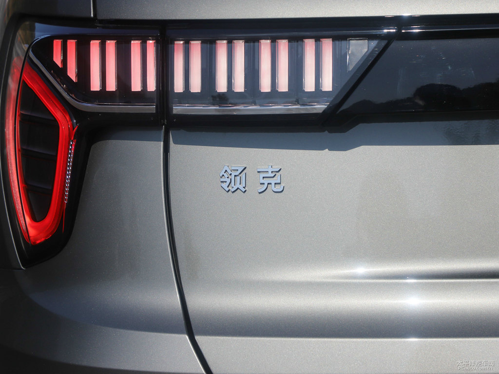 領(lǐng)克01圖片