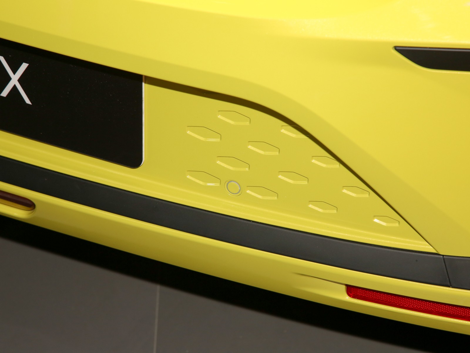 思皓花仙子車展高清大圖