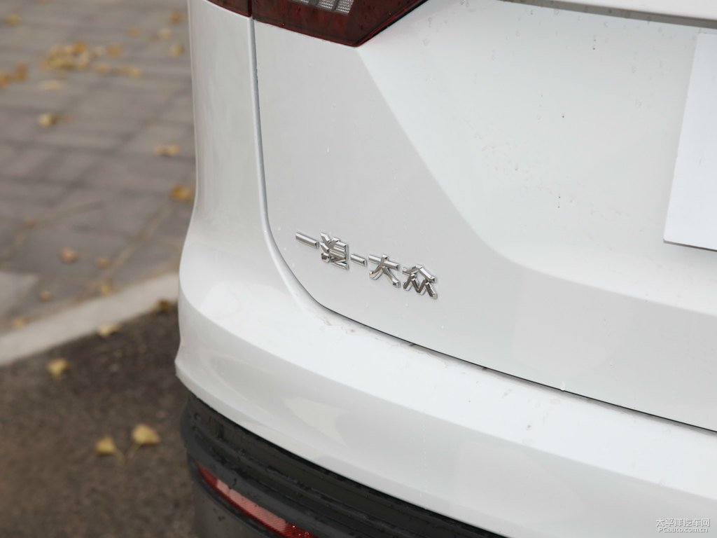 探岳車(chē)尾外觀圖片