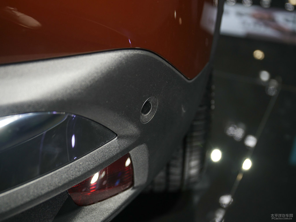 金沙銅標(biāo)致4008車尾外觀圖片