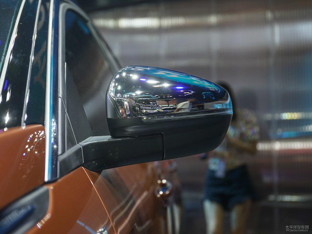 金沙銅標(biāo)致4008車身外觀圖片