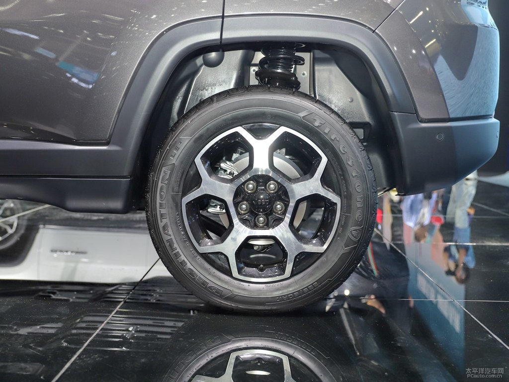 指南者車(chē)身外觀圖片