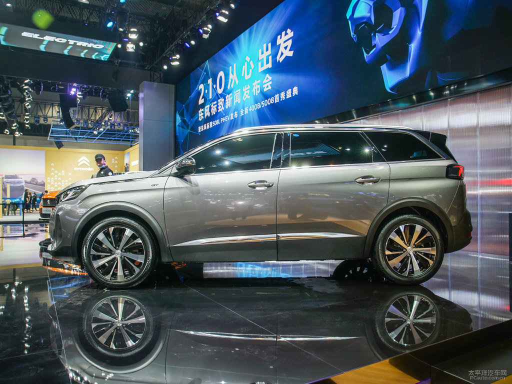 青巖灰標(biāo)致5008整車外觀外觀圖片
