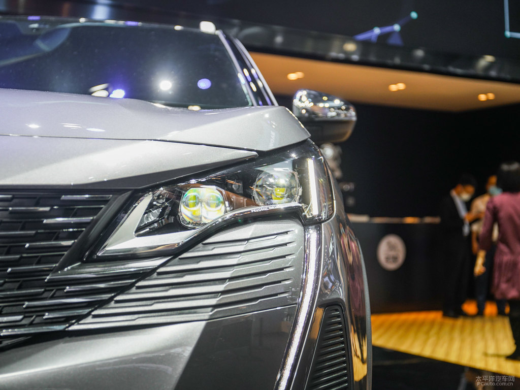 青巖灰標致5008車頭外觀圖片
