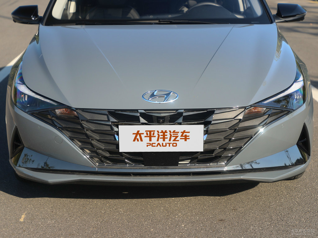 太空灰伊蘭特車頭外觀圖片