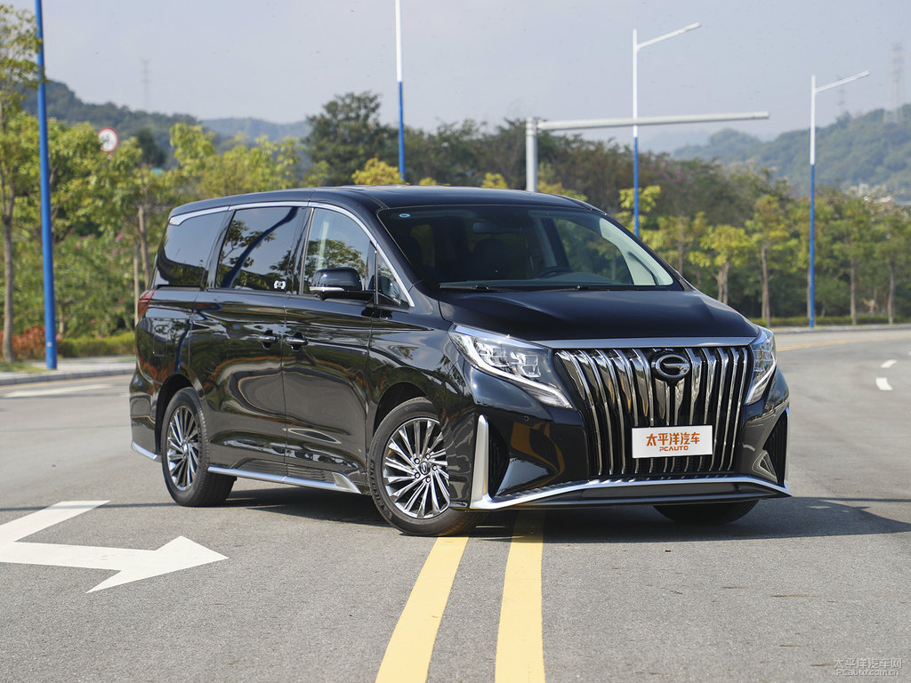 典雅黑傳祺M8整車外觀外觀圖片