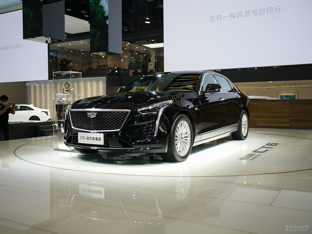 凱迪拉克CT6整車外觀外觀圖片