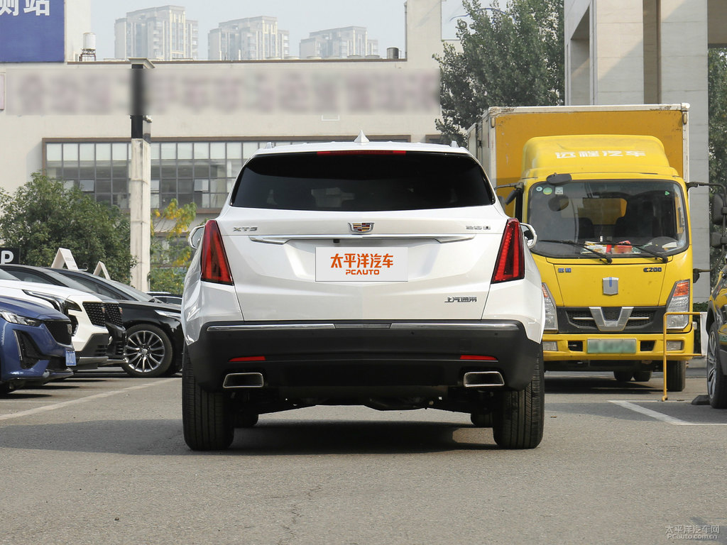 鉆白凱迪拉克XT5整車外觀外觀圖片
