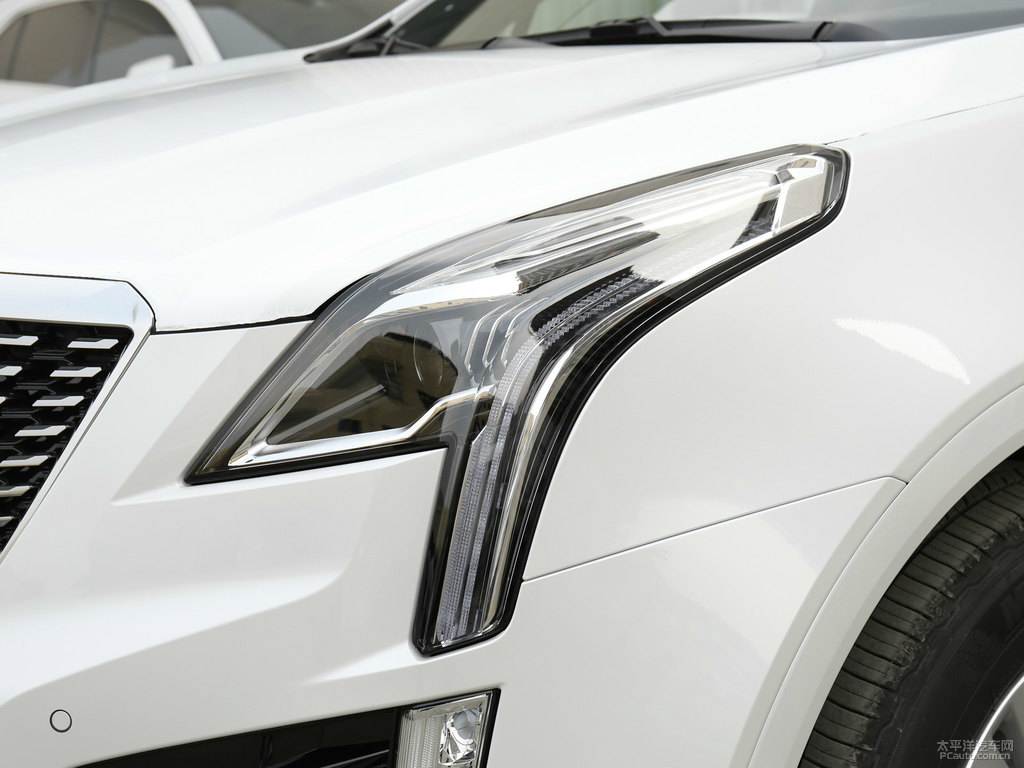 鉆白凱迪拉克XT5車(chē)頭外觀圖片