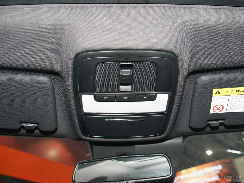 賽道綠+數(shù)字曼巴車貼MG6車廂內(nèi)飾圖片
