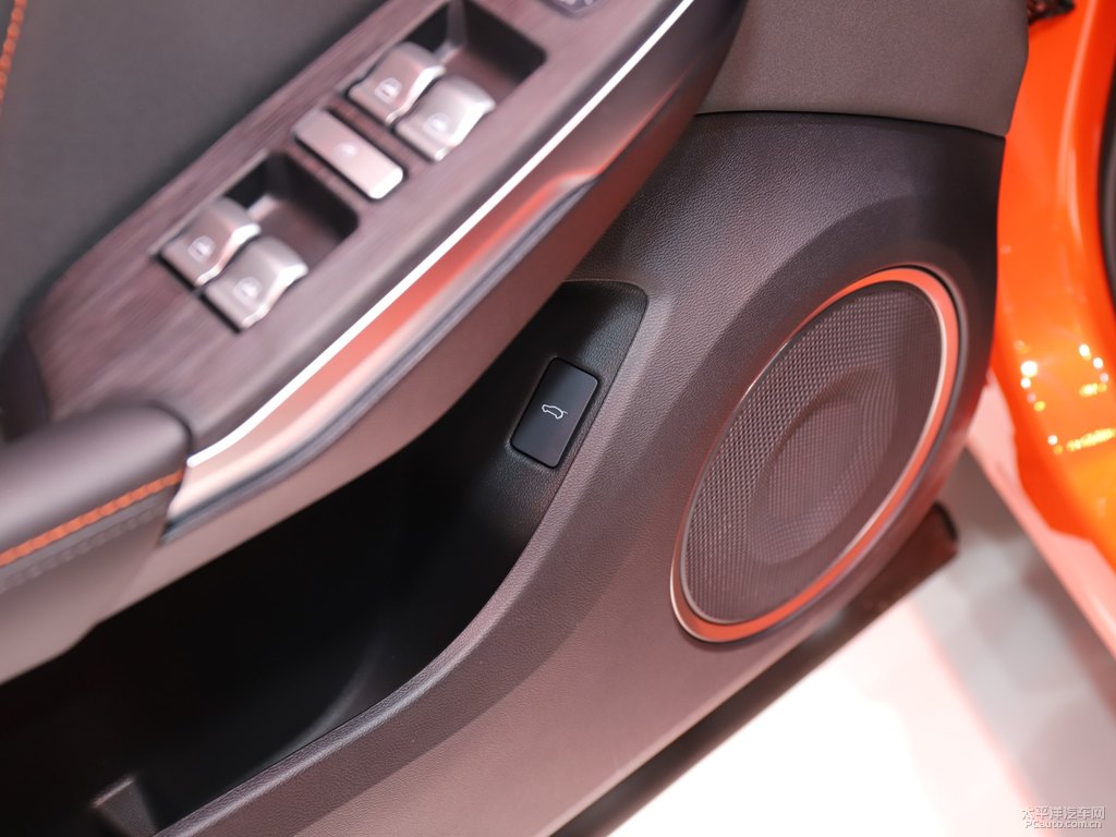 元?dú)獬任号?VV5車廂內(nèi)飾圖片