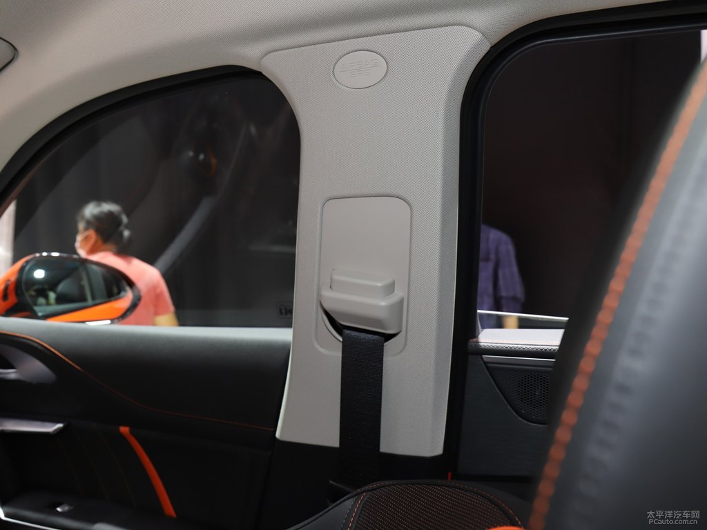 元?dú)獬任号?VV5車廂內(nèi)飾圖片