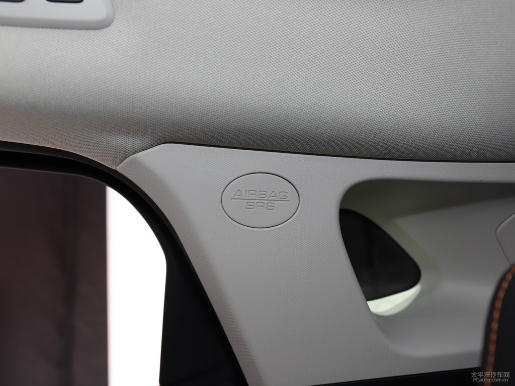 元?dú)獬任号?VV5車廂內(nèi)飾圖片
