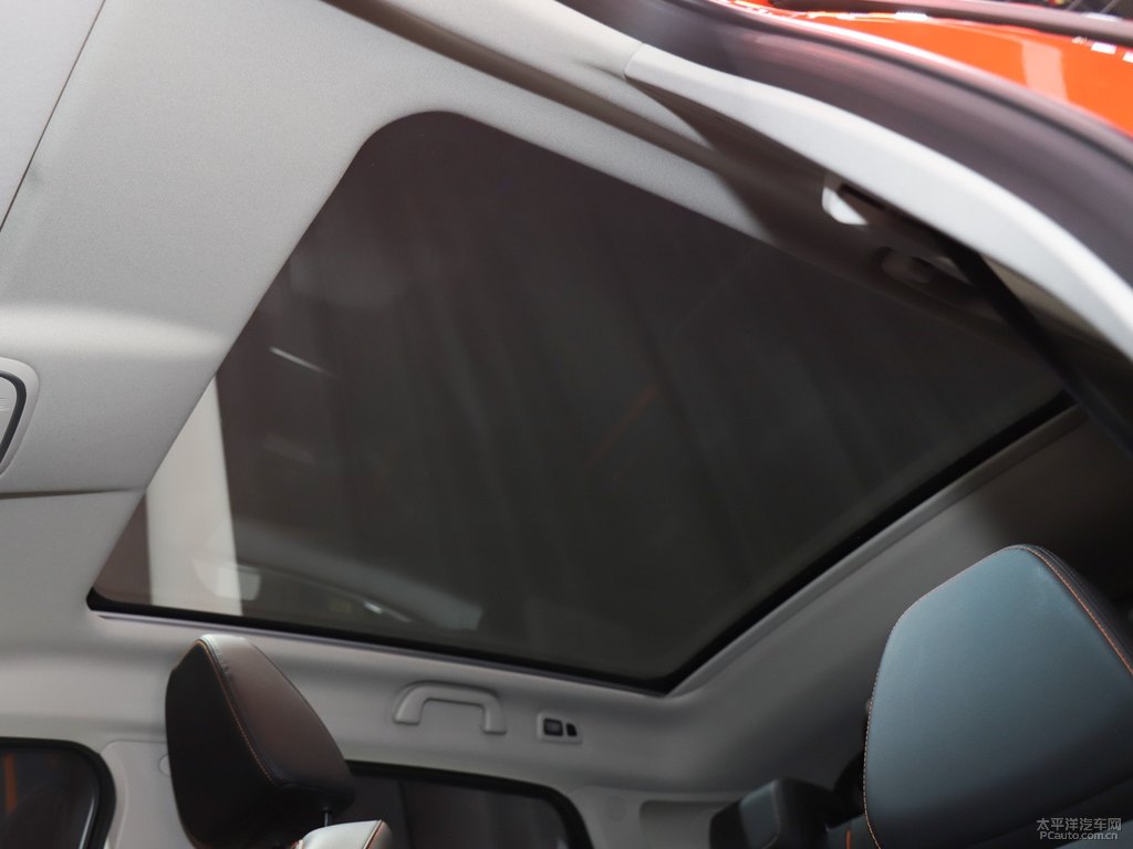 元?dú)獬任号?VV5車(chē)廂內(nèi)飾圖片