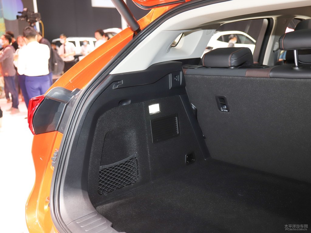元氣橙魏牌 VV5后備廂空間圖片