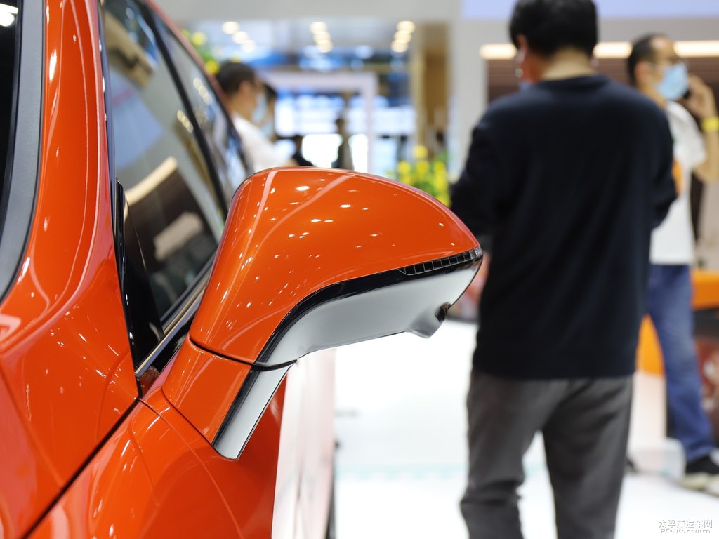 元?dú)獬任号?VV5車身外觀圖片