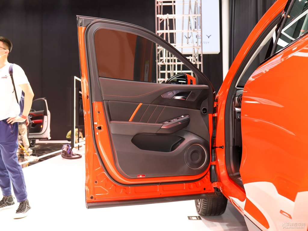 元?dú)獬任号?VV5車廂內(nèi)飾圖片