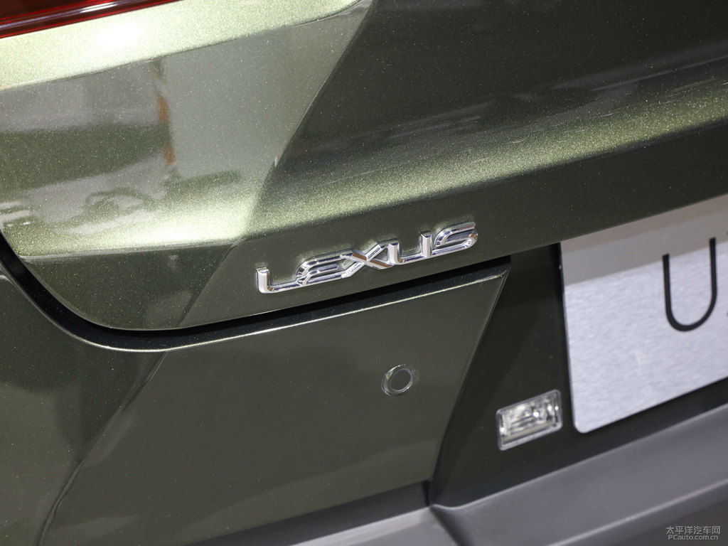 黛青云母色雷克薩斯UX車尾外觀圖片
