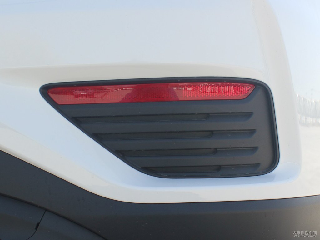 漢玉白遠(yuǎn)景X6車尾外觀圖片