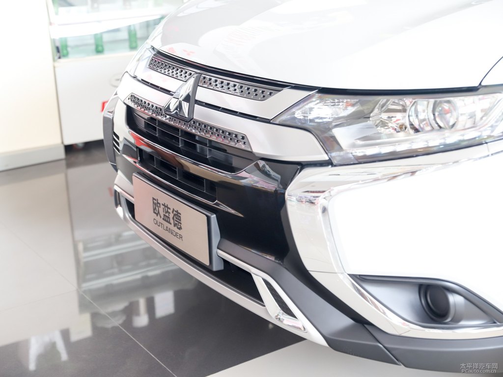 珍珠白歐藍(lán)德車頭外觀圖片