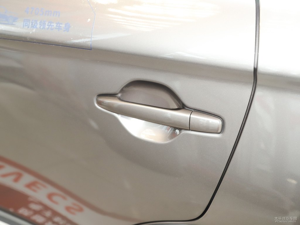 棕褐歐藍(lán)德車身外觀圖片