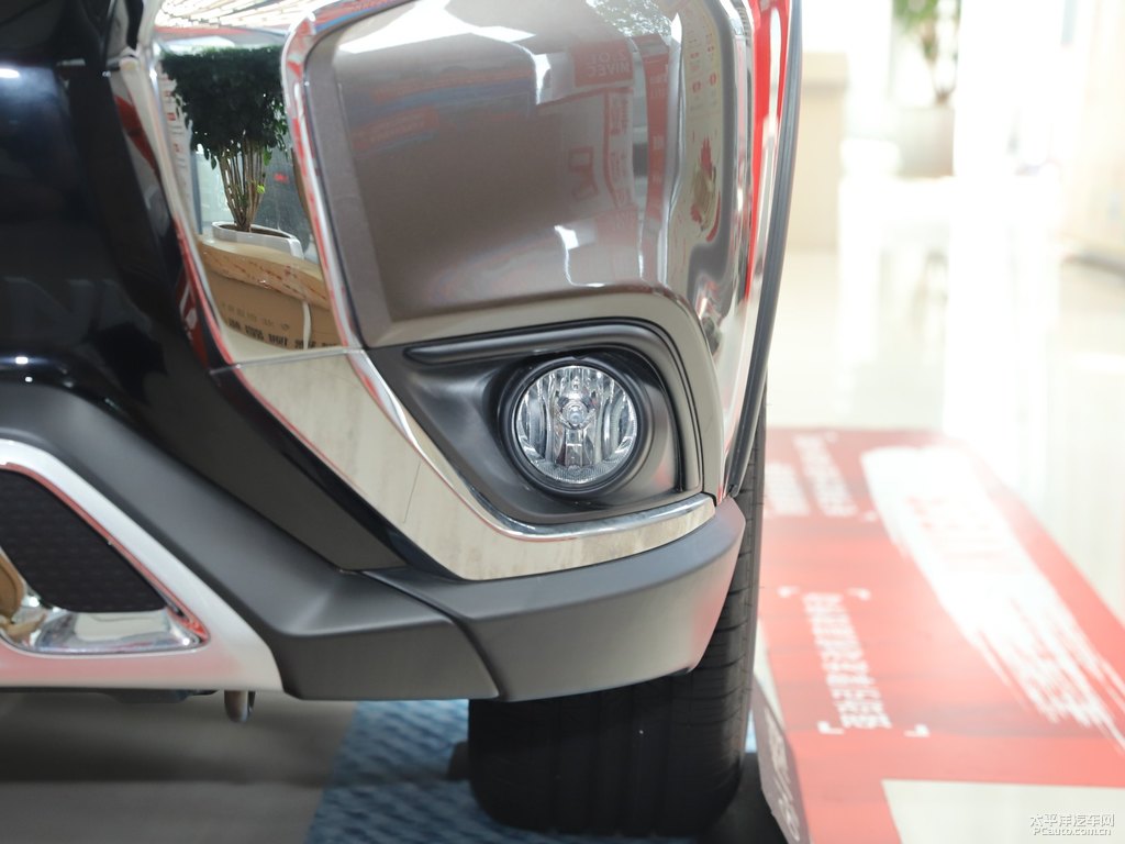棕褐歐藍德車頭外觀圖片