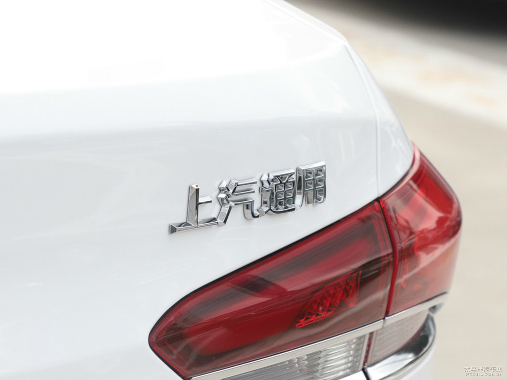 雪域白英朗車尾外觀圖片