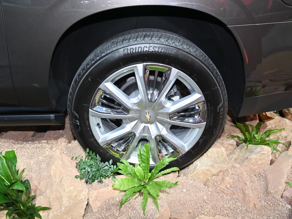 ѩmSuburban܇^DƬ