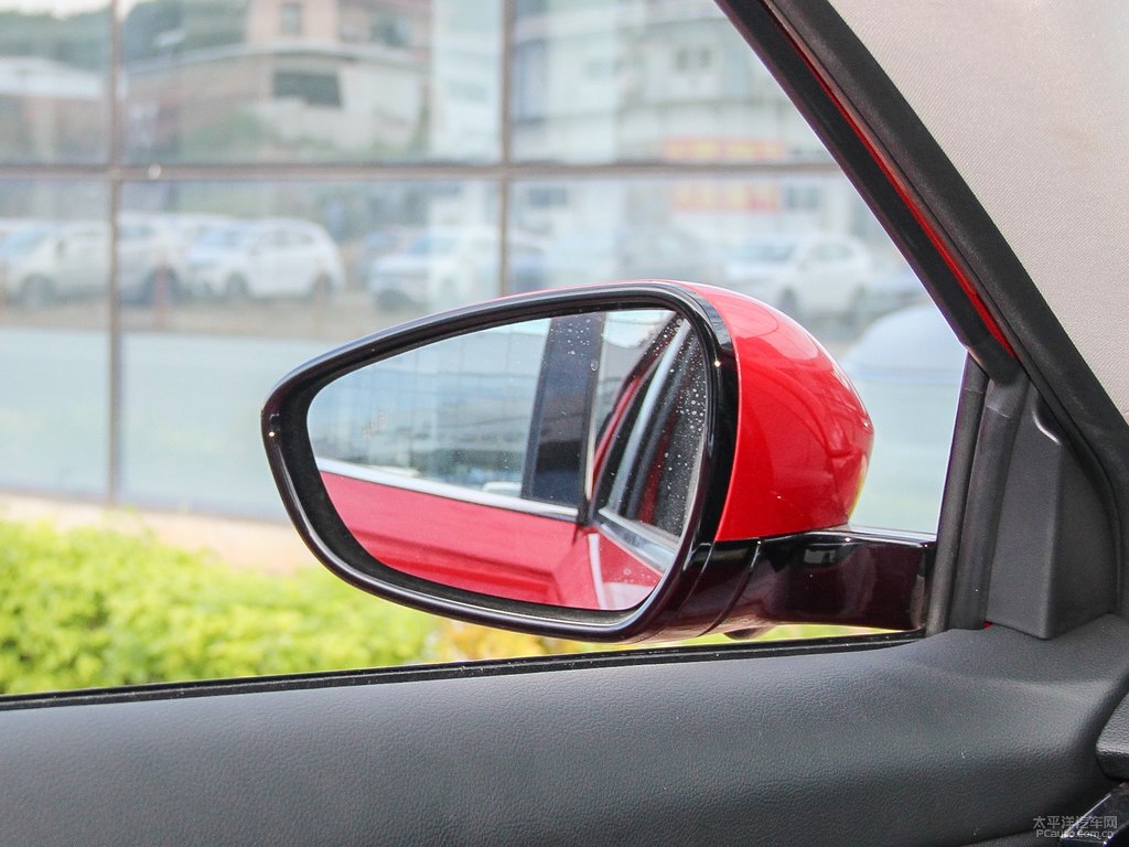 悅動紅小鵬G3車身外觀圖片