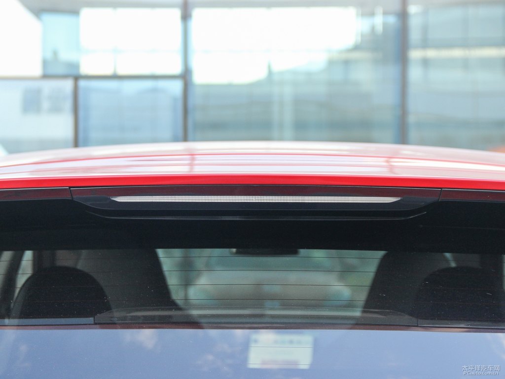 悅動紅小鵬G3車尾外觀圖片
