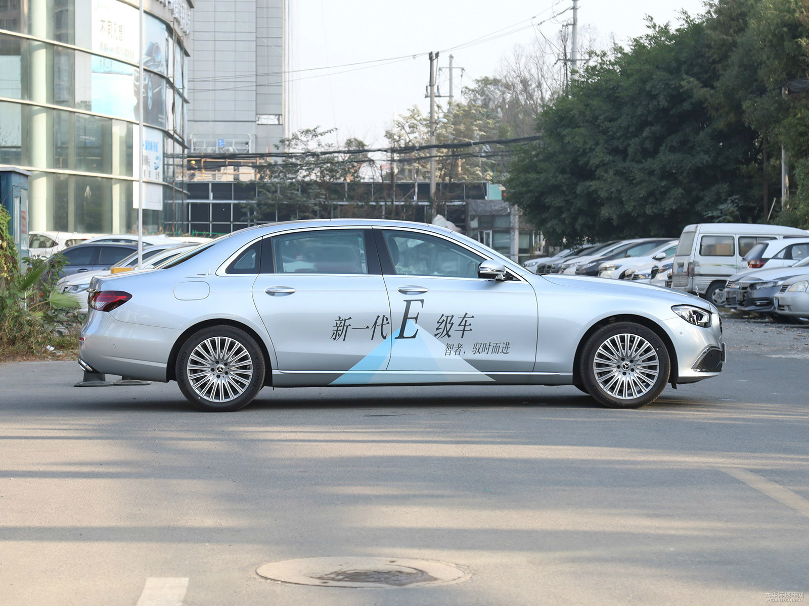 奔馳E級(jí)外觀高清大圖