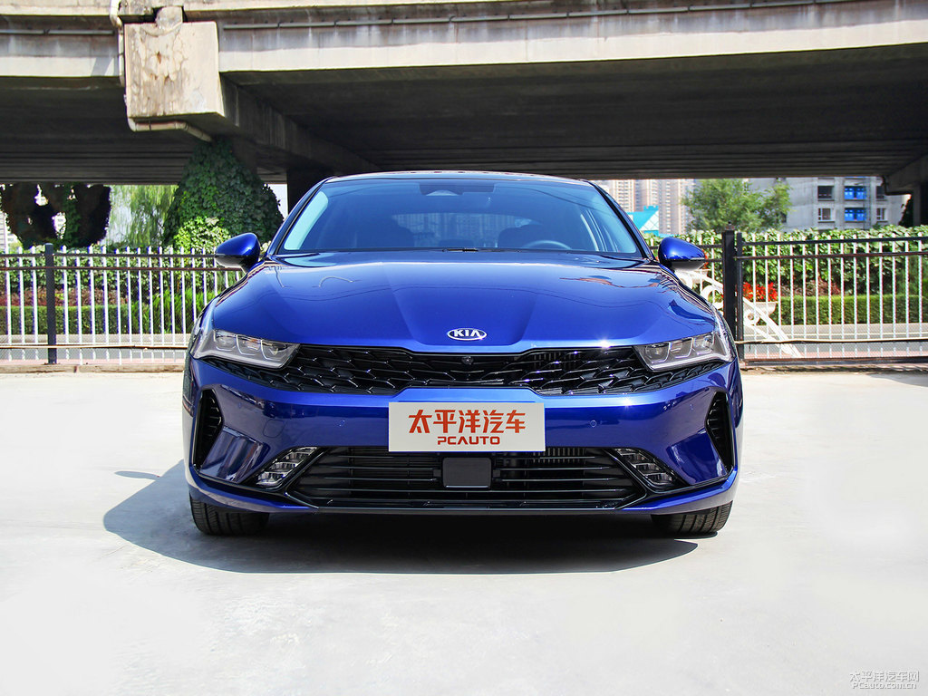 鉆海藍(lán)起亞K5凱酷整車外觀外觀圖片