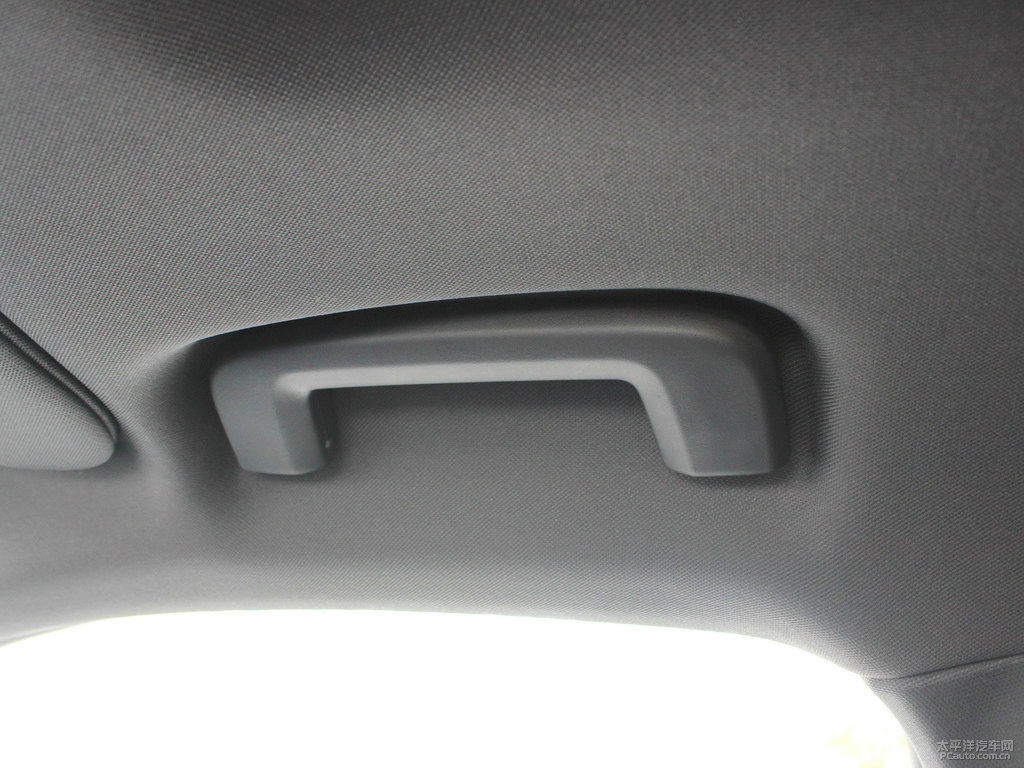 灰色領(lǐng)克02車廂內(nèi)飾圖片