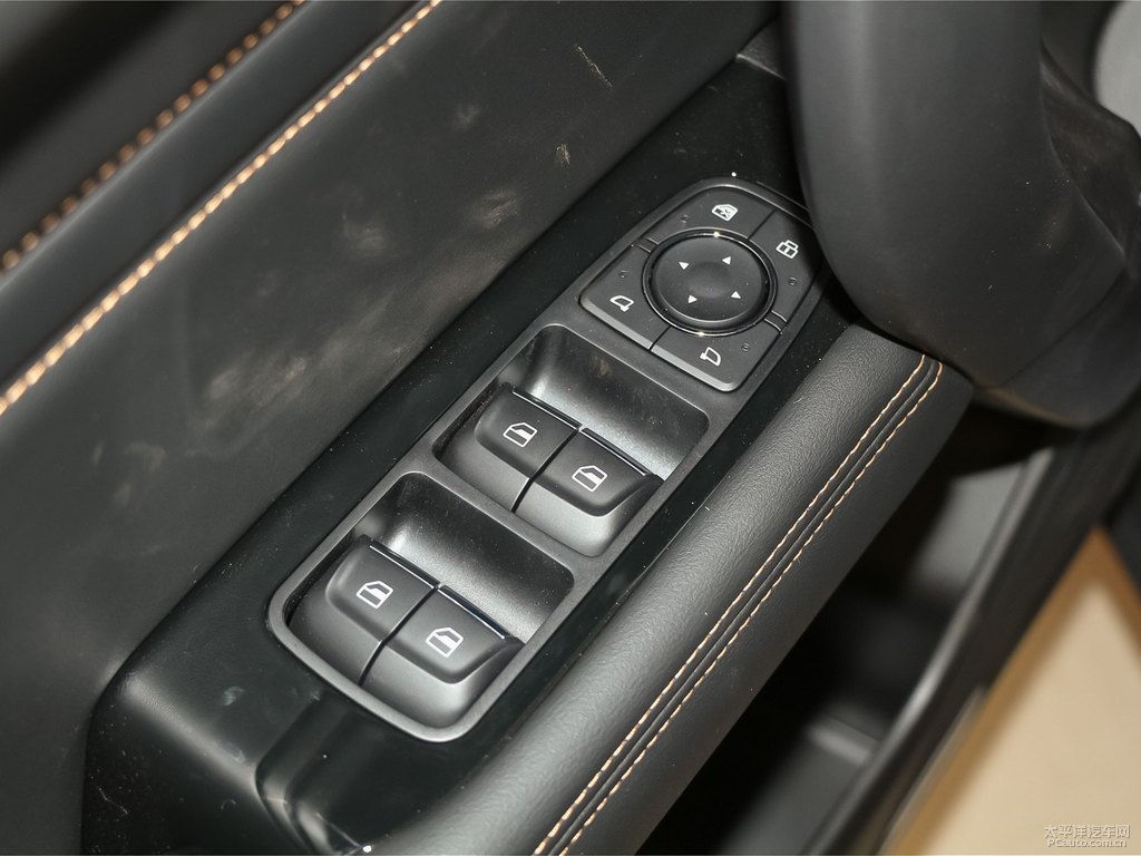 灰狗哈弗大狗車廂內(nèi)飾圖片