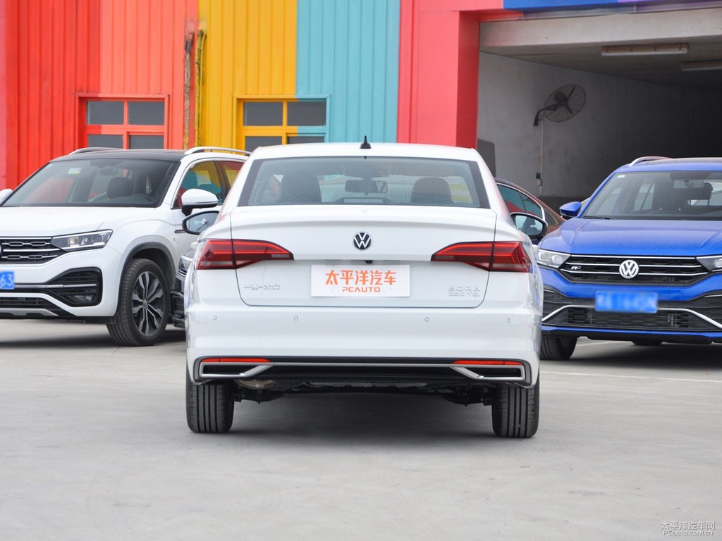 極地白寶來(lái)整車外觀外觀圖片